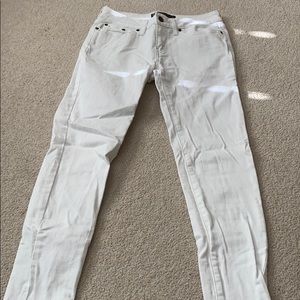 Girls White Levi Skinny Jeans